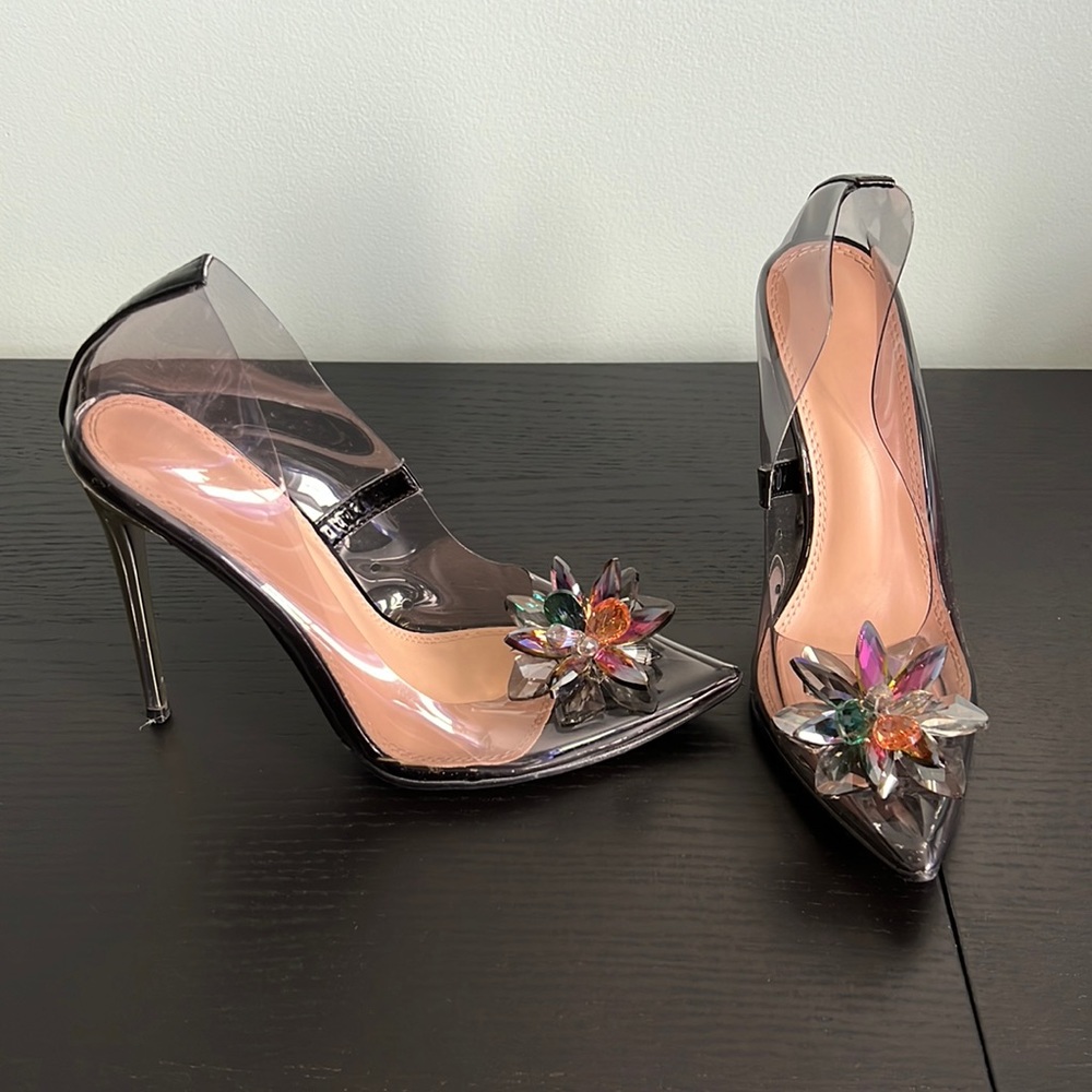 Flowers Gem Clear Black Beige Lining Detailed heels